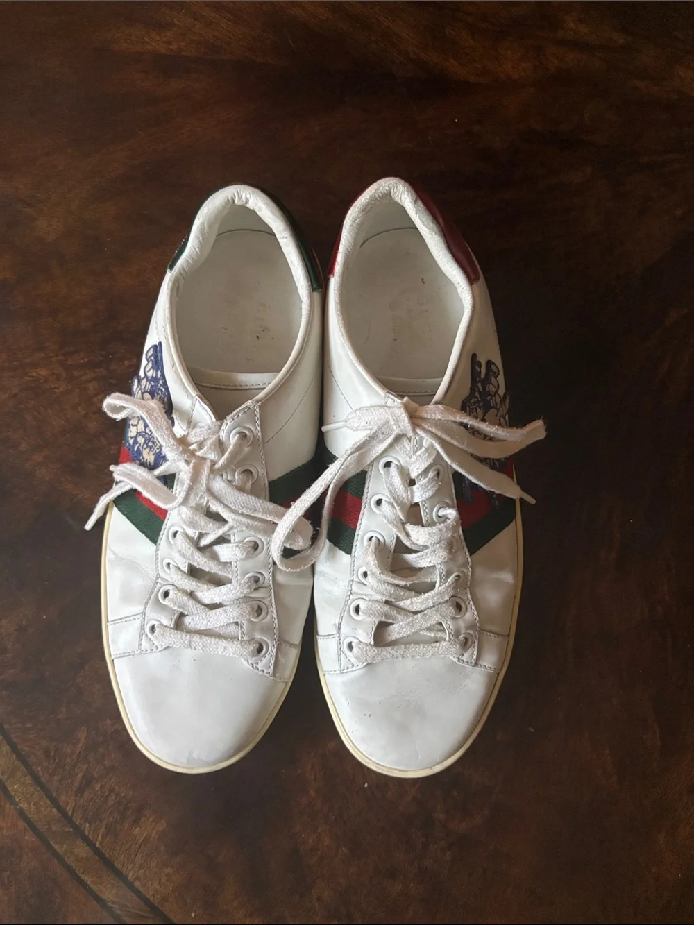 Gucci White Leather Sneakers with Green and Red Stripe